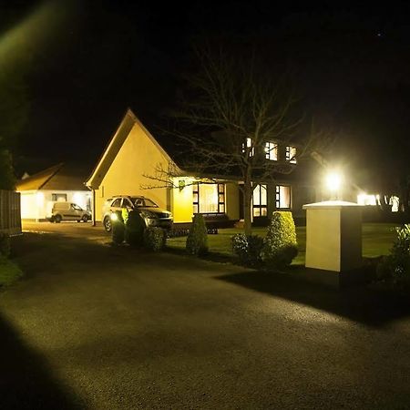 Hillview House Hotell Lusk Exteriör bild