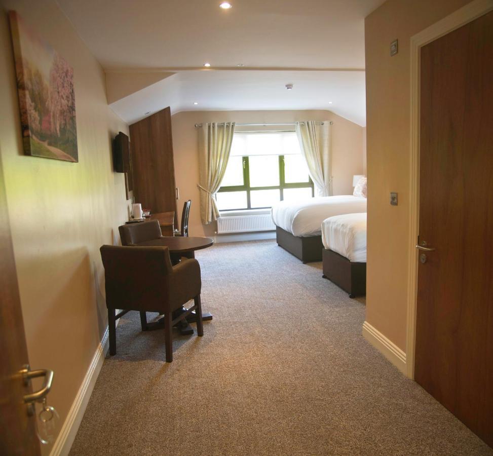 Hillview House Hotell Lusk Exteriör bild