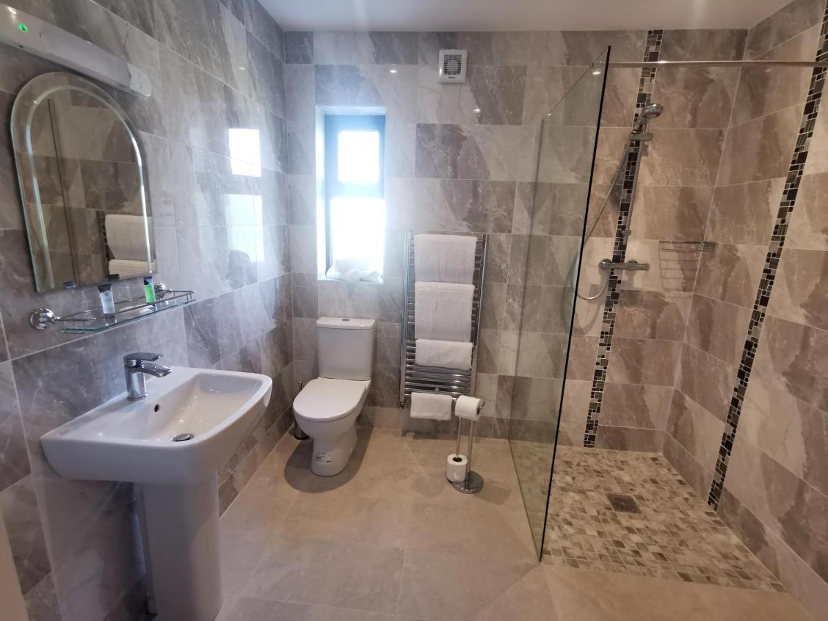 Hillview House Hotell Lusk Exteriör bild