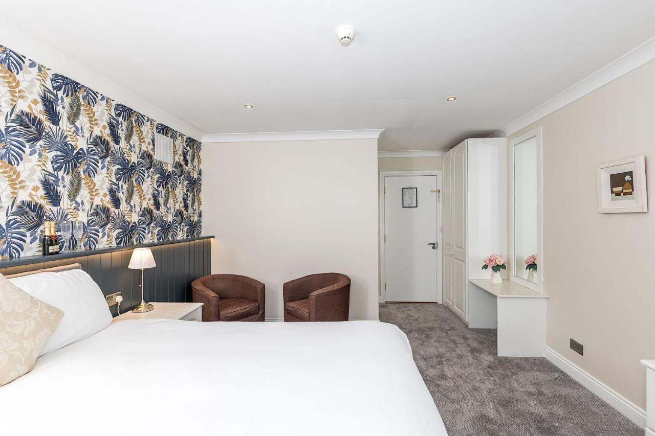 Hillview House Hotell Lusk Exteriör bild