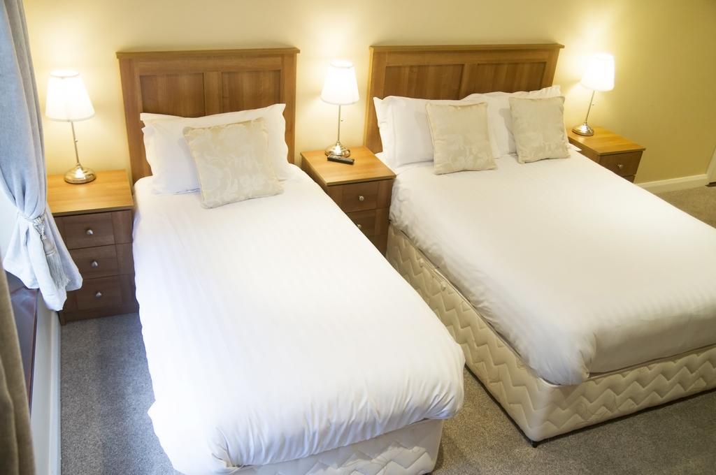 Hillview House Hotell Lusk Exteriör bild