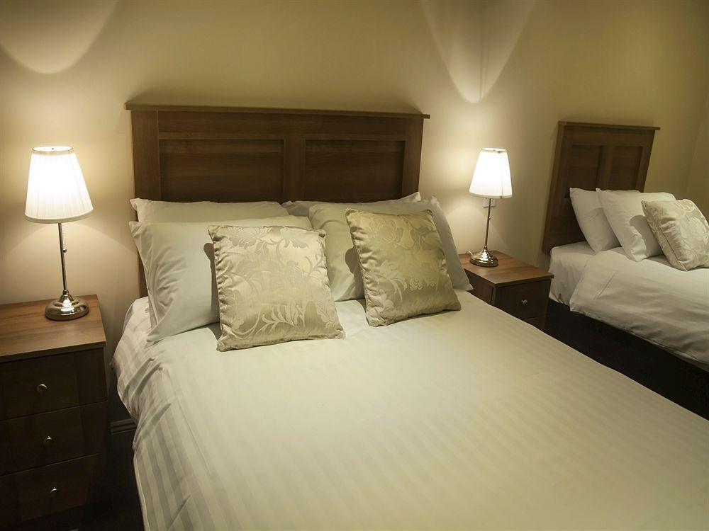 Hillview House Hotell Lusk Exteriör bild