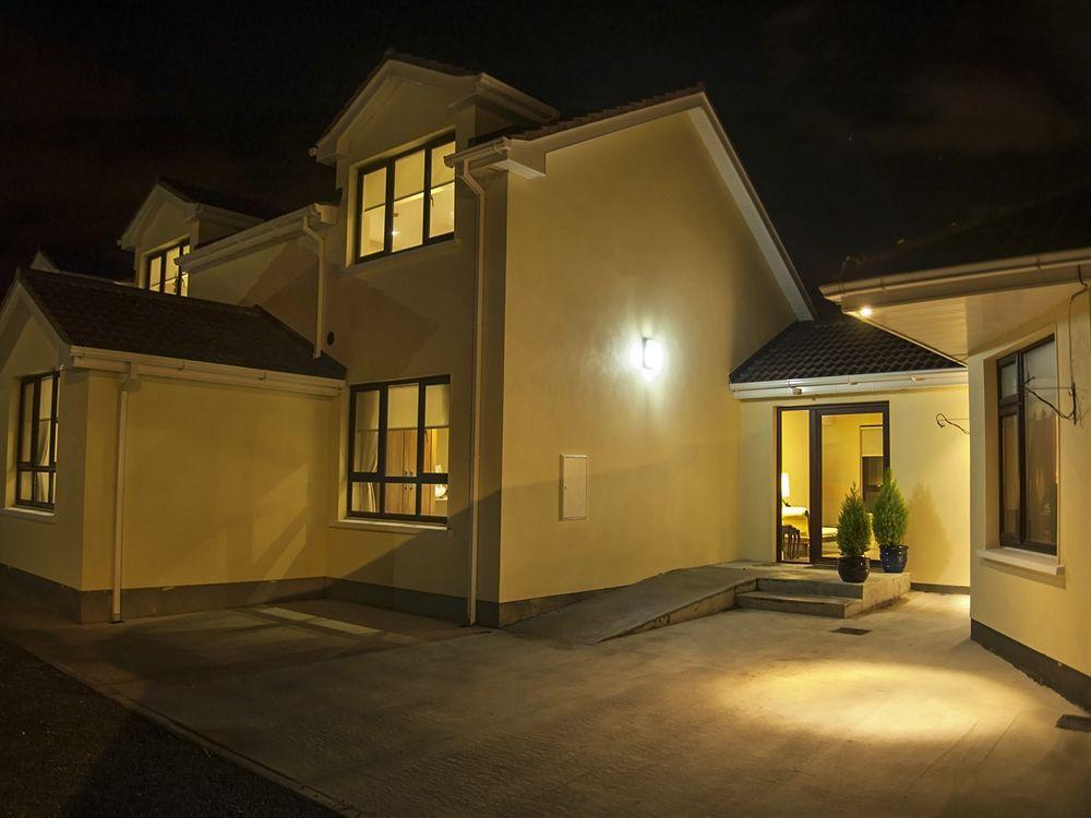 Hillview House Hotell Lusk Exteriör bild