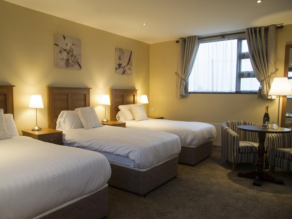 Hillview House Hotell Lusk Exteriör bild