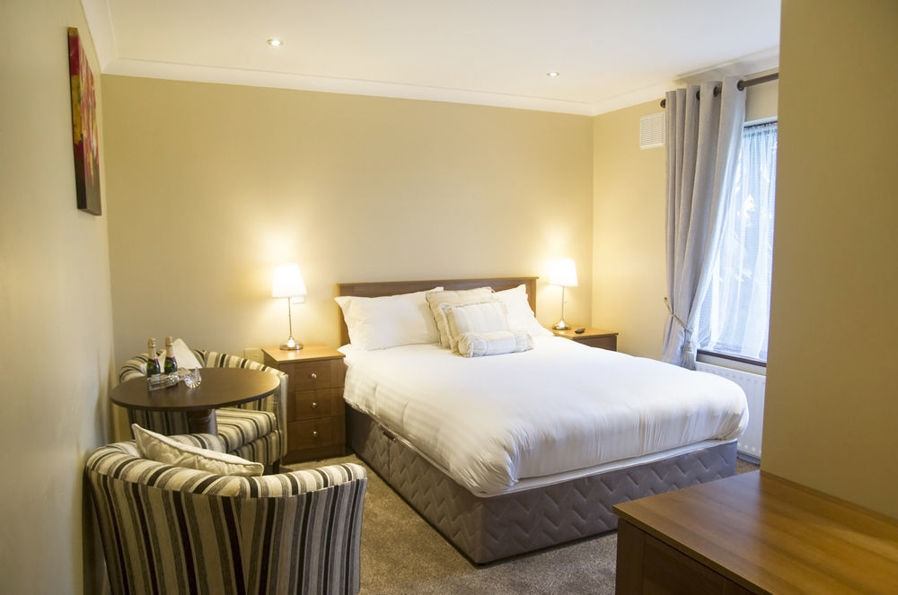 Hillview House Hotell Lusk Exteriör bild