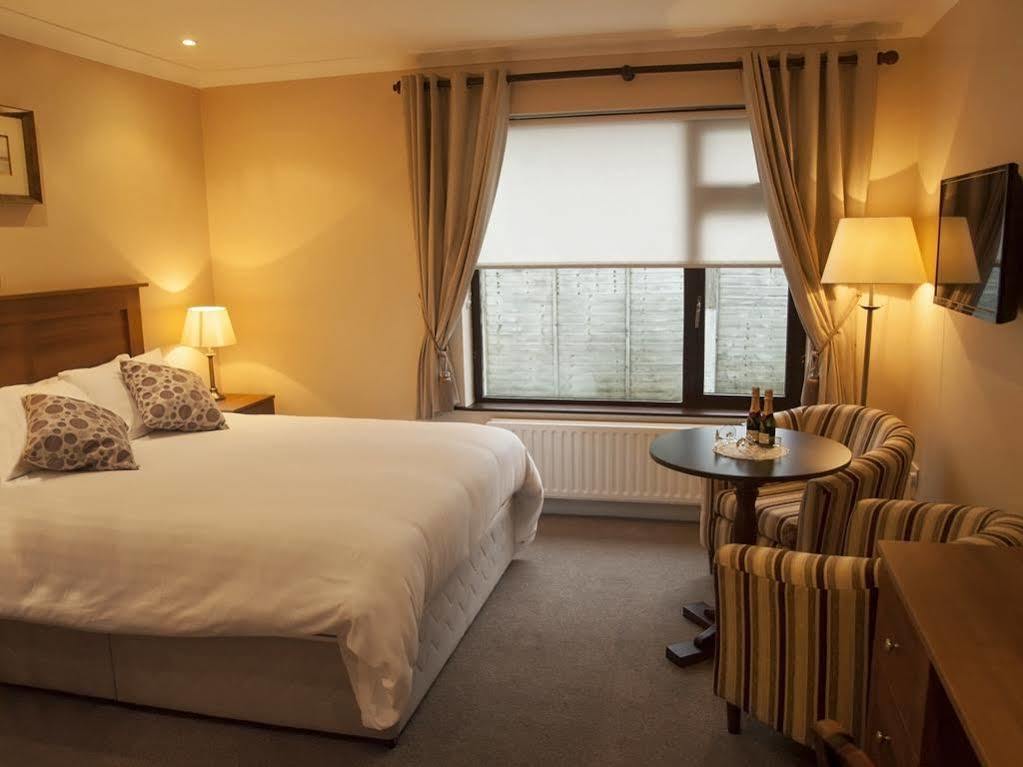 Hillview House Hotell Lusk Exteriör bild
