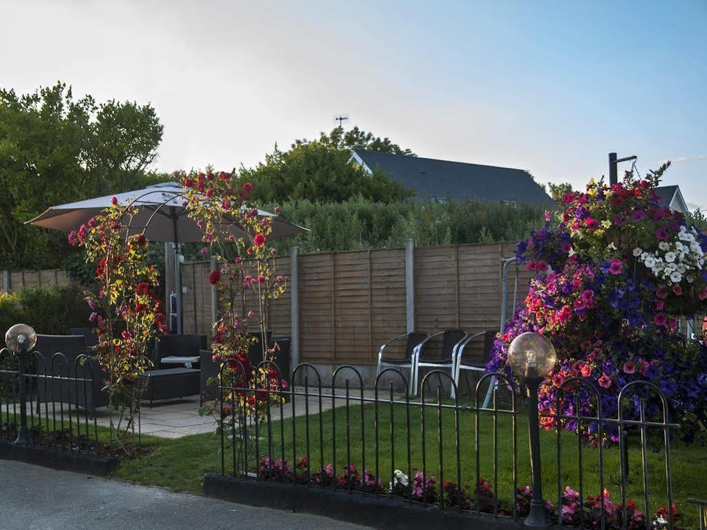 Hillview House Hotell Lusk Exteriör bild