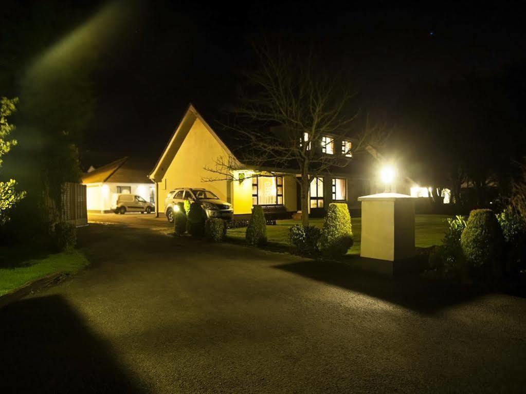 Hillview House Hotell Lusk Exteriör bild